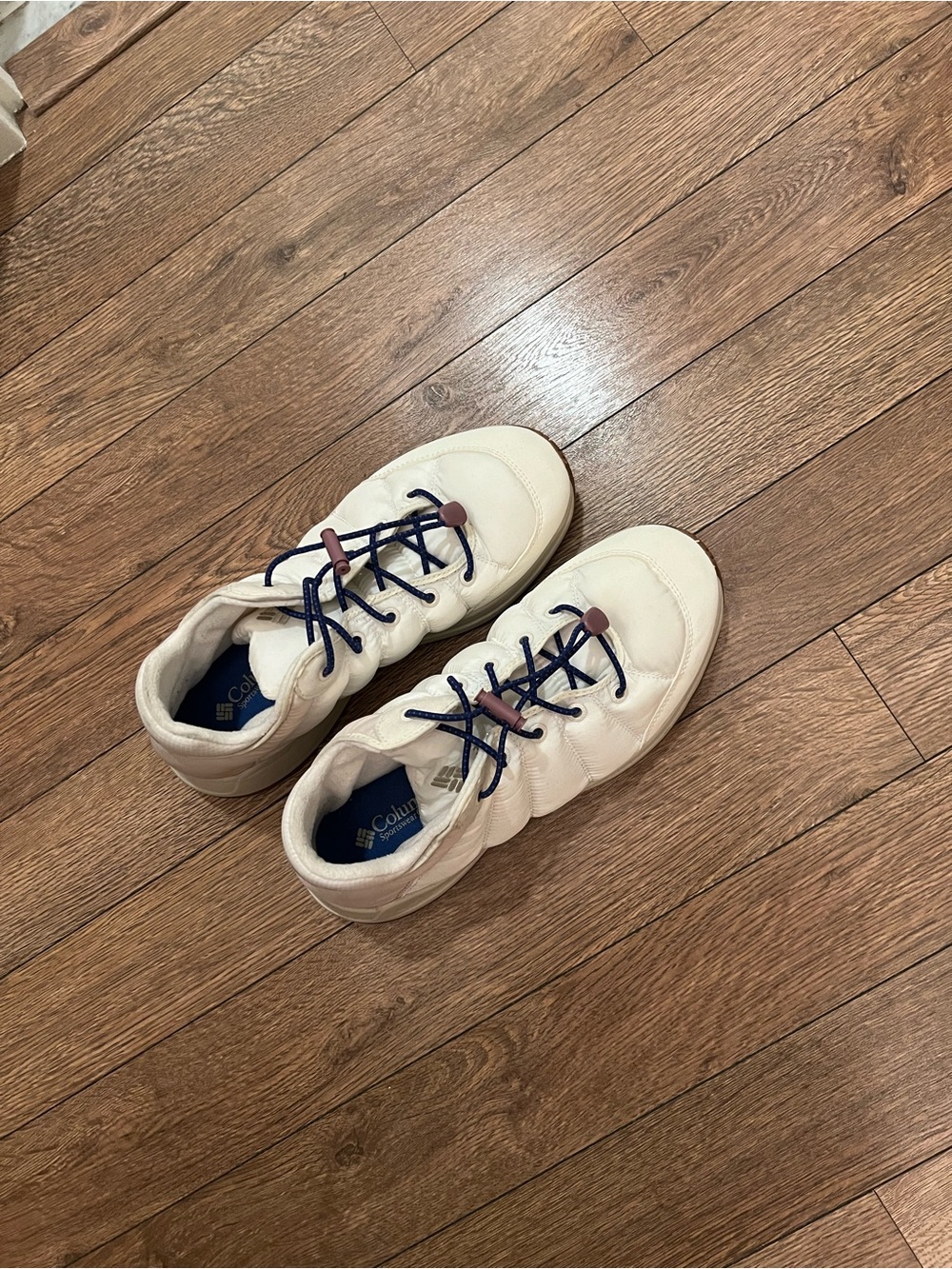 Columbia Womens Cream Puffer Sneakers 9.5